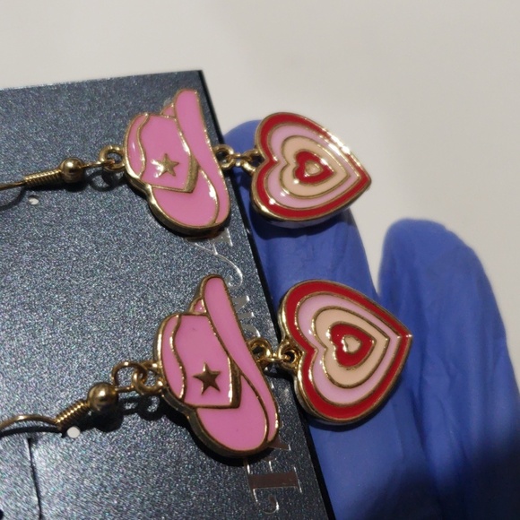 Elegant Trendy Pink Cowboy Hat & Heart Dangle Earrings - Western Fashion Jewelry - Picture 8 of 8